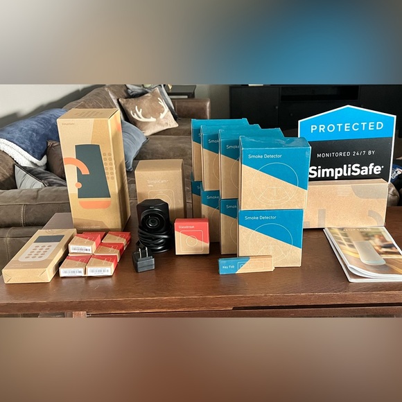 SimpliSafe Security System - Picture 1 of 10